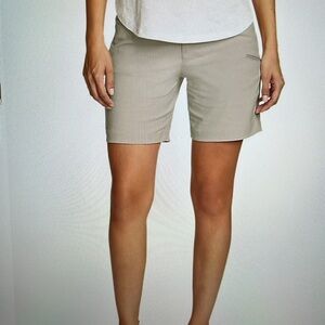 EDDIE BAUER Rainer hiking shorts unworn